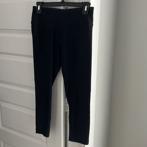 Black capri leggings